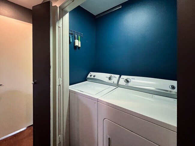 Building Photo - 1214 Urban Lofts Dr