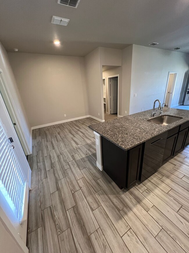 Building Photo - Lubbock Cooper ISD 3 Bedroom/2 Bathroom AV...