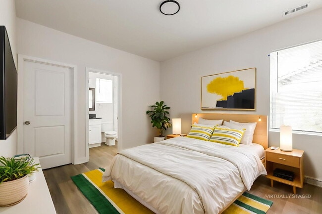 Building Photo - "Charming 3-Bed, 2-Bath Duplex on Broad Ripple Ave – Spacious 1250 Sq. Ft. Living in Vibrant Indi...