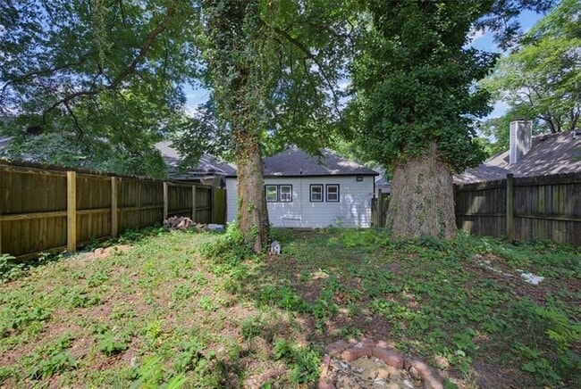 Building Photo - 498 Connally St SE