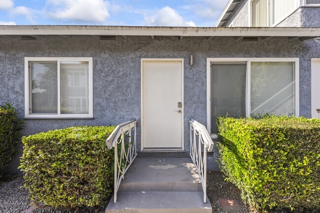 Building Photo - 4388 Ventura Canyon Ave