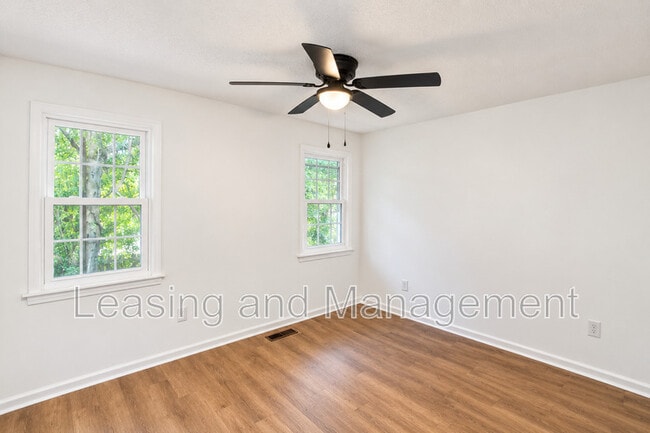 Building Photo - 907 Royal Tern Ln