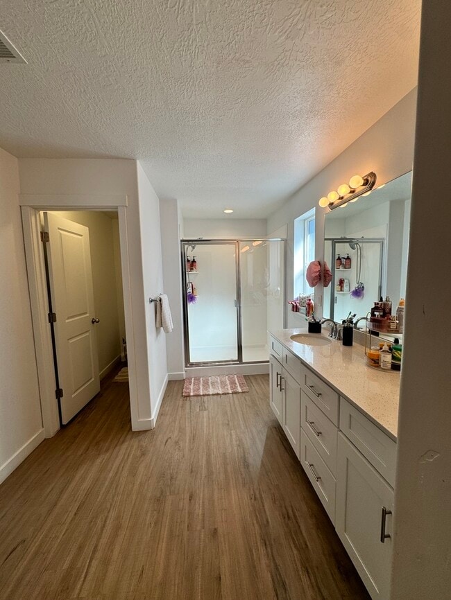 Building Photo - Your Next Home Awaits!