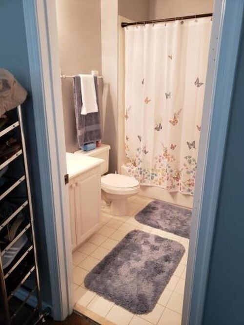 Building Photo - 4324 Main St