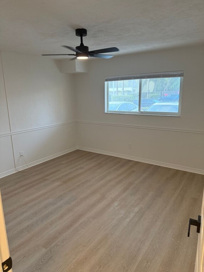 Building Photo - Beautiful Beachside Condo in the Heart of Ormond Beach  $1300