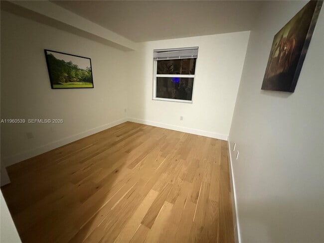 Building Photo - 17150 N Bay Rd