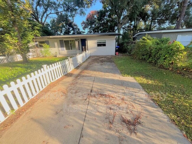Building Photo - 2611 Pembrook Dr