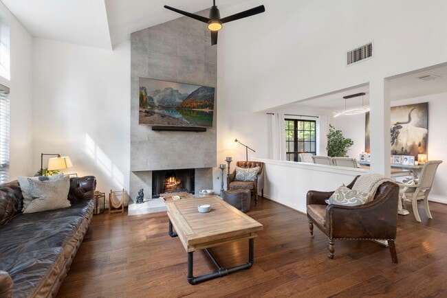 Building Photo - 38 Cricket Hollow Pl