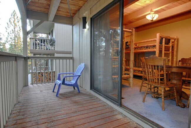 Building Photo - SKI LEASE: Kings Beach; Updated & Well App...