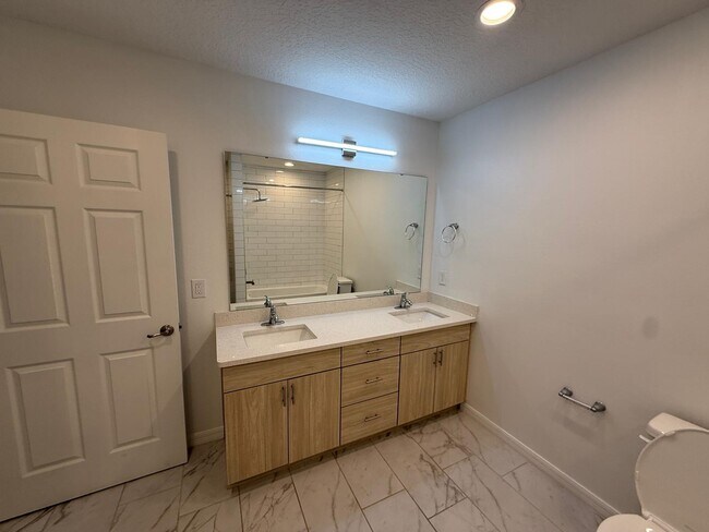 Building Photo - 2130 Penny Ln