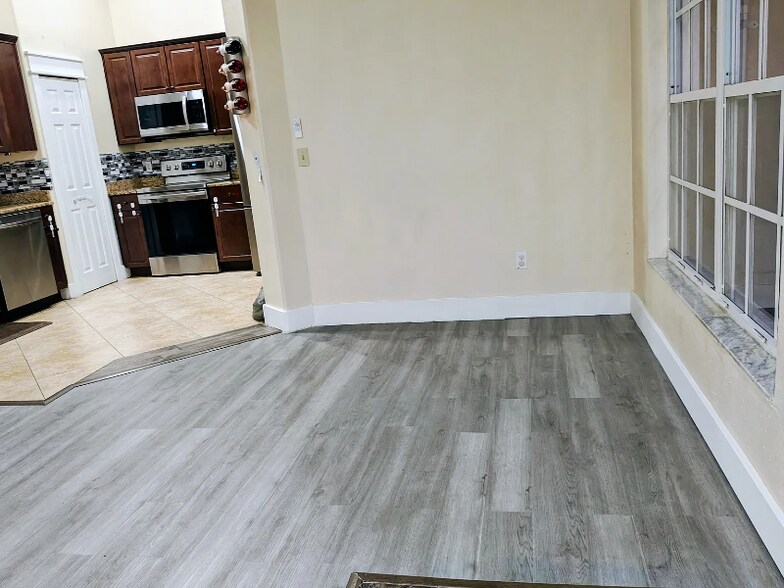 Building Photo - 11252 Cypress Leaf Dr