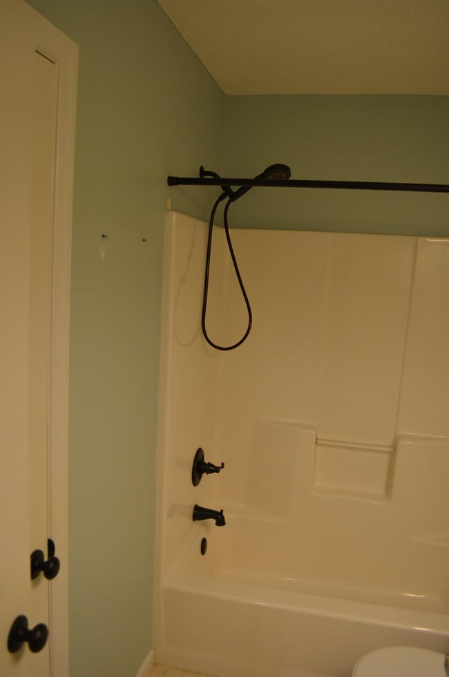 Building Photo - 638 Devon Rd