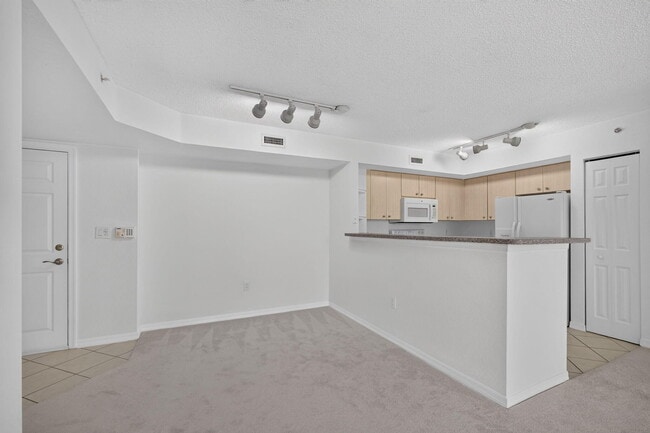 Building Photo - 1801 N Flagler Dr