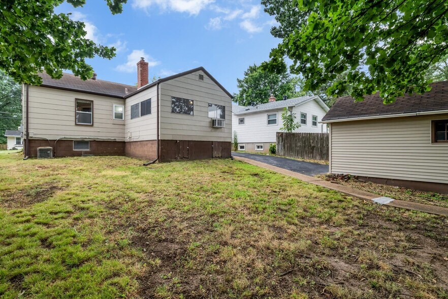 Building Photo - 8593 Engler ave