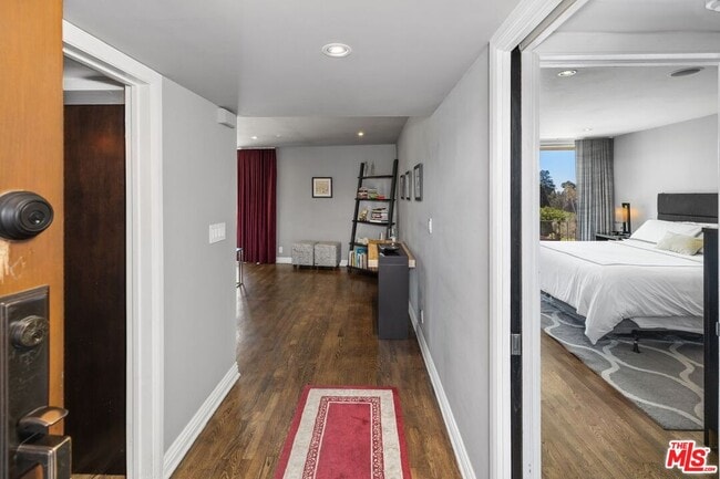 Building Photo - 2260 N Cahuenga Blvd