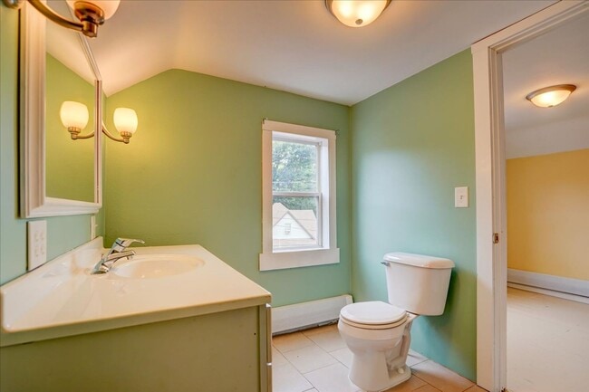 Building Photo - 4517 Field Ave