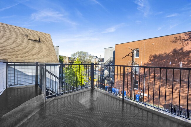 Building Photo - 2750 W Francis Pl
