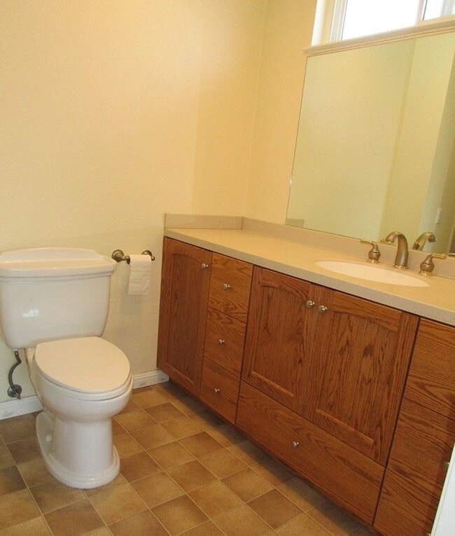 Building Photo - Adorable Home with Lots of Upgrades!