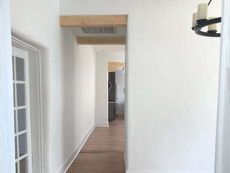 Hallway to Living Room/Kitchen - 308 Arno St NE