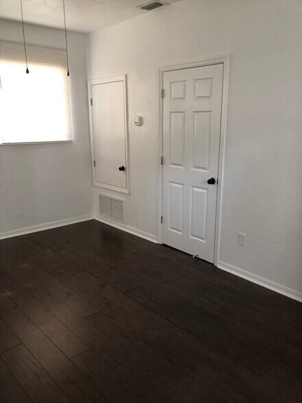 Building Photo - 211 Loomis Ave