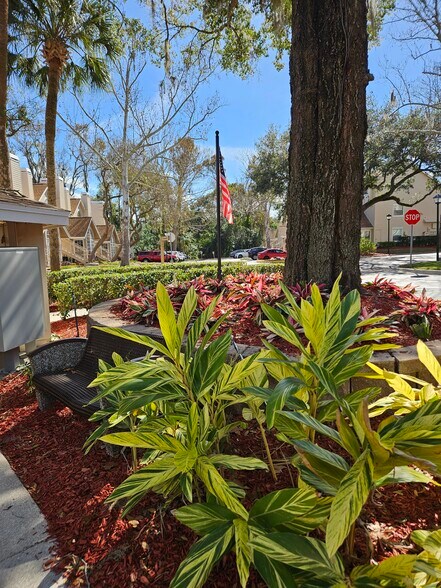 Building Photo - 682 Youngstown Pky