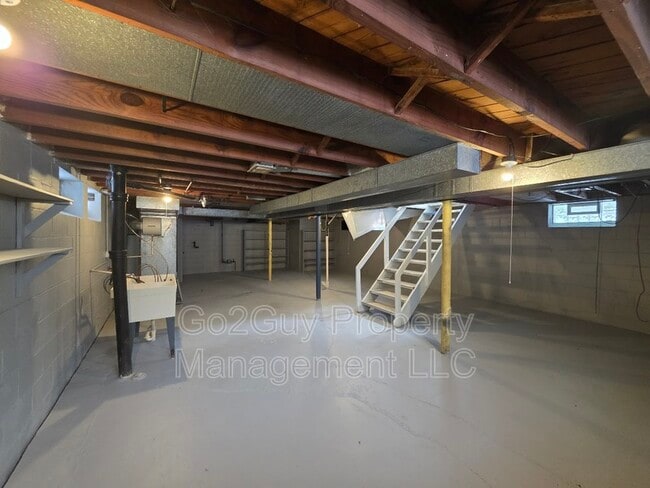 Building Photo - 3861 Bishop St