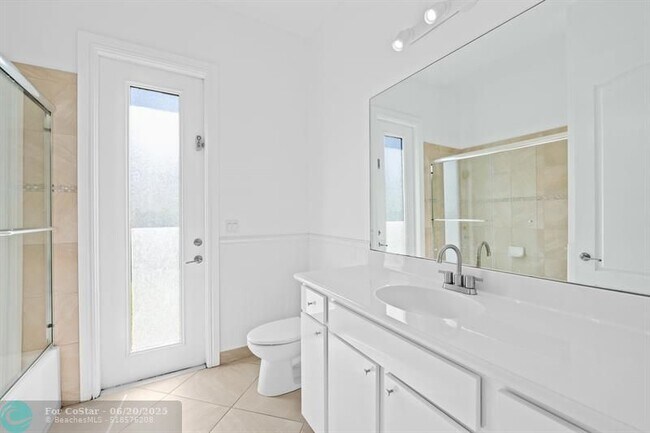 Building Photo - 6412 SW 55th Pl