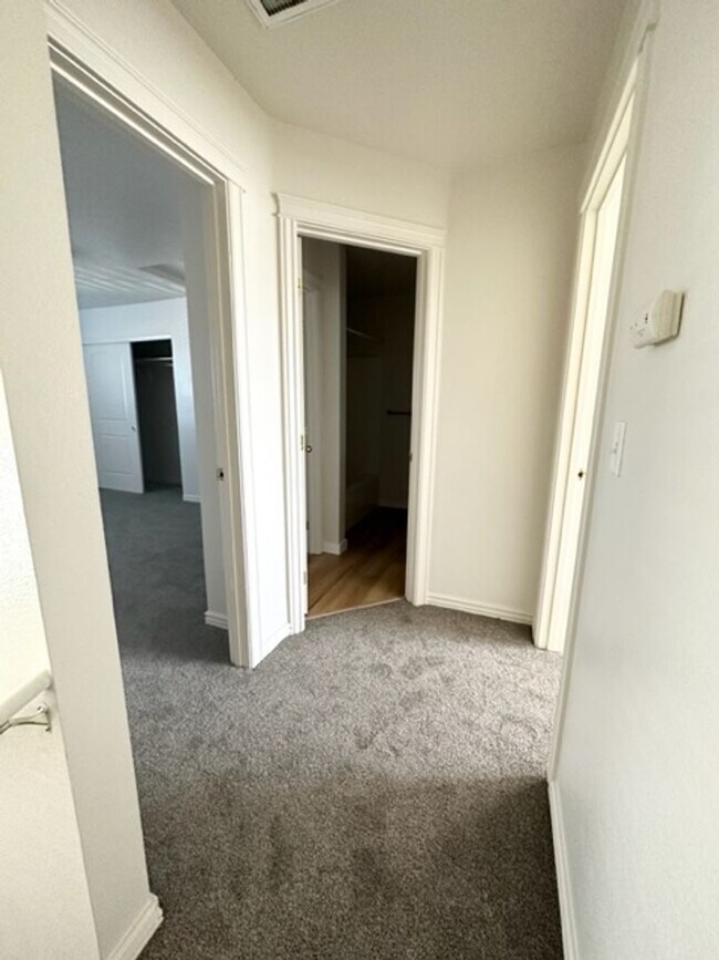 Building Photo - 3922 Idaho Ave