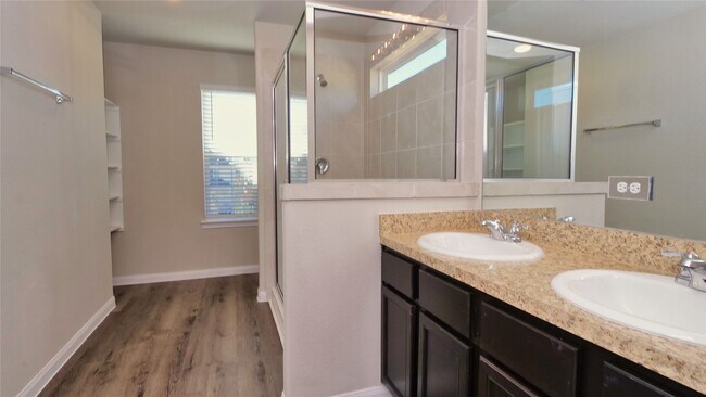 Building Photo - 2225 Angie Kaye Dr