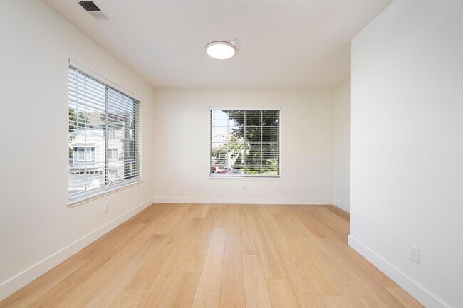 Building Photo - 356 Meridian Dr