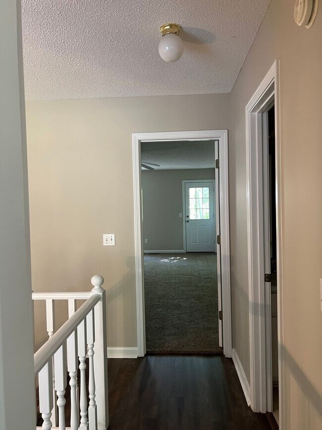 Building Photo - Available now-60 Woodfield Pl.