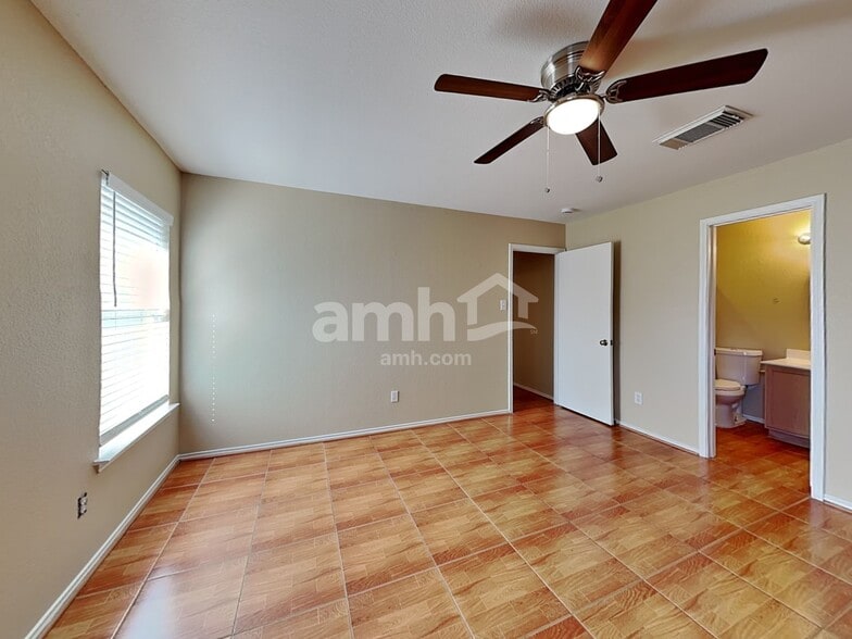 Building Photo - 10832 Otter Pass