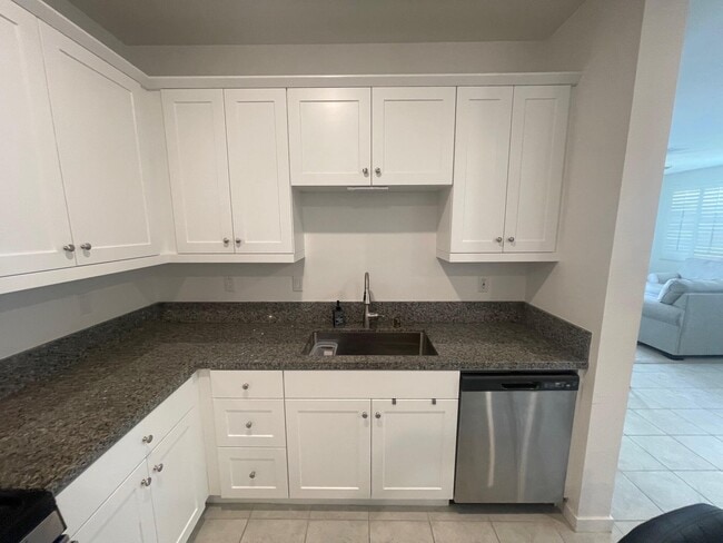 Building Photo - 62781 Kitetail Dr