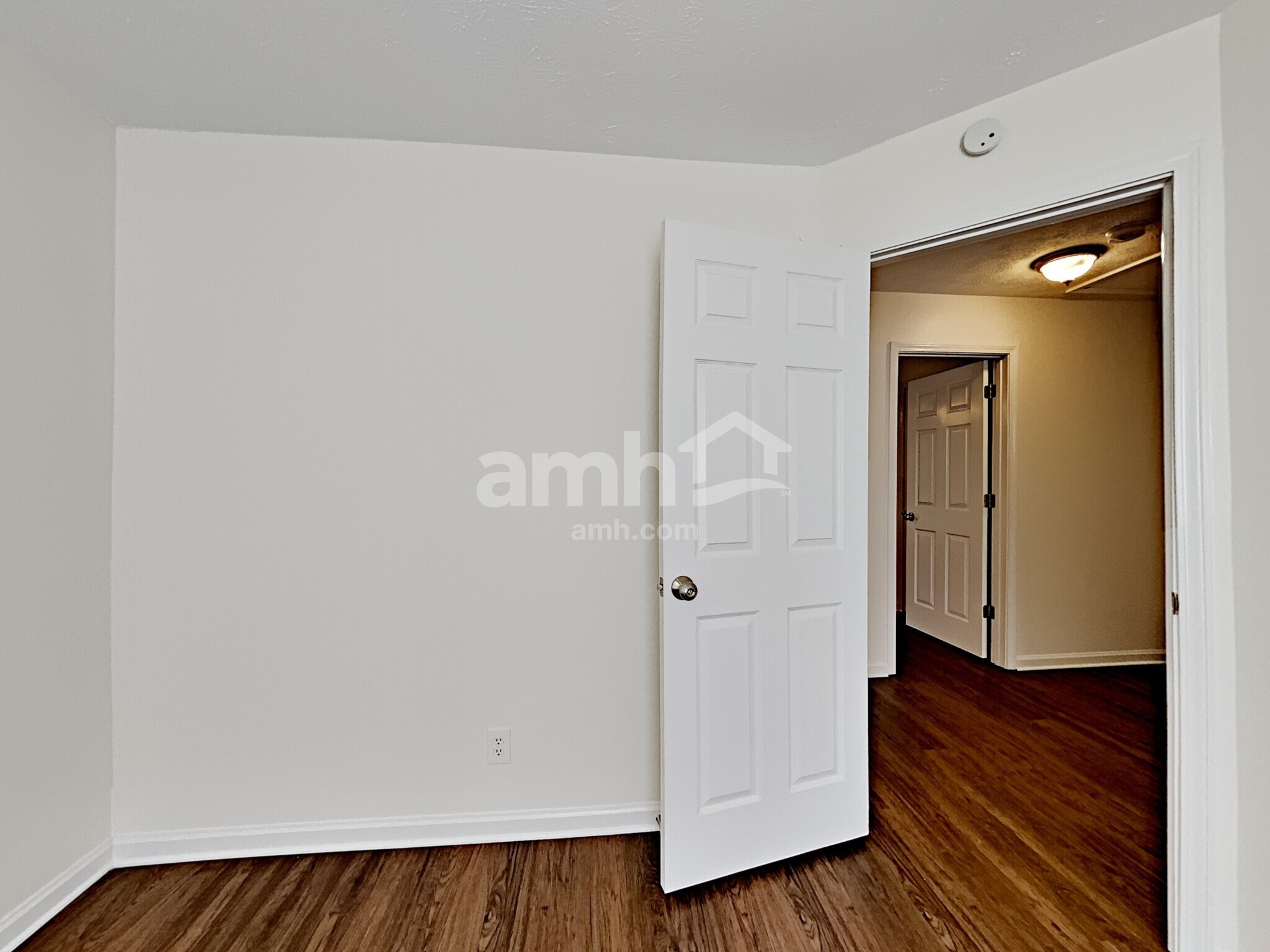 Building Photo - 893 Wellsley Ct