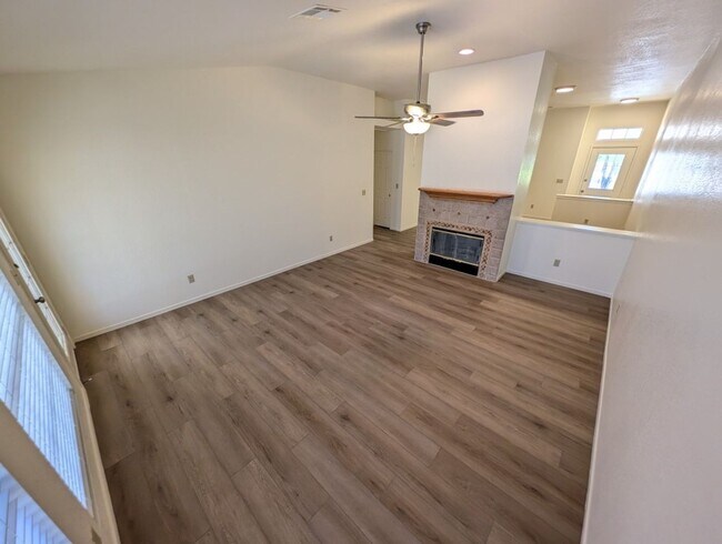 Building Photo - 5117 Kingsbridge