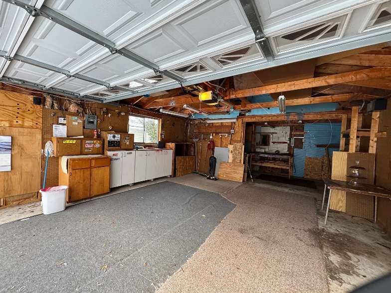 Building Photo - 84 W Kalama Ave