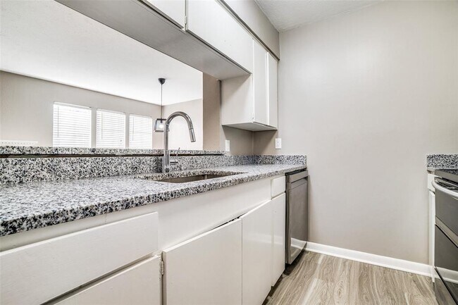 Building Photo - 5881 Preston View Blvd