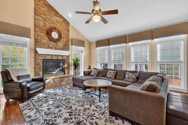 Building Photo - 401 Hilton Head Ct