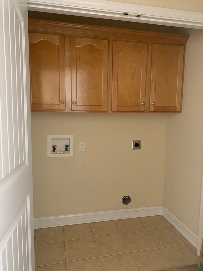 Building Photo - 408 Bradwell St