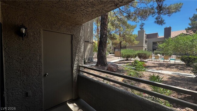 Building Photo - 5044 S Rainbow Blvd