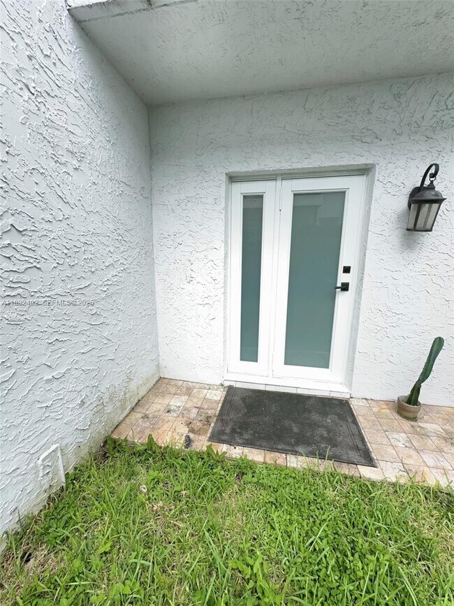 Building Photo - 9280 Biscayne Blvd