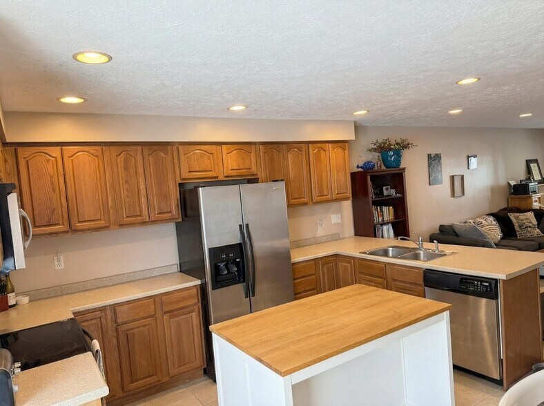 Building Photo - 429 Mansfield Ave