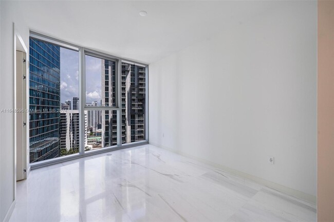 Building Photo - 300 Biscayne Boulevard Way