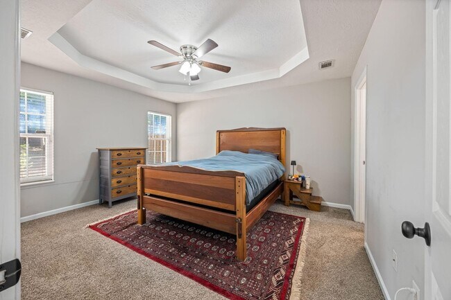 Building Photo - 2056 Sylvan Lake Dr