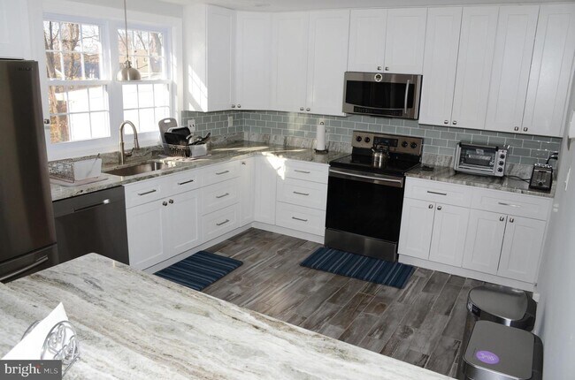 Building Photo - 6118 Tammy Dr