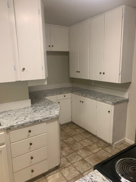 Building Photo - 205 Stull Ct