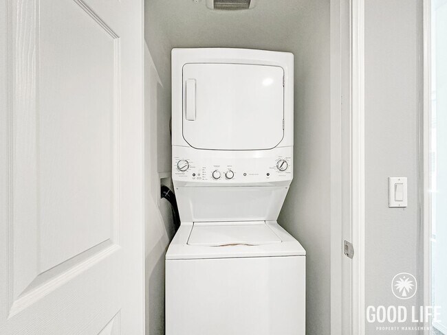 Building Photo - Spacious 2BD/3BA Condo in Chula Vista with Walk-In Closet, Community Pool & 2-Car Garage