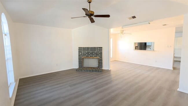 Building Photo - 9519 Wellsworth Dr