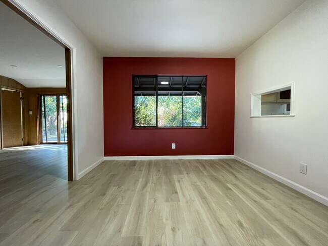 Building Photo - Palo Alto Midtown Updated 4BR Home w/ Spacious Yard