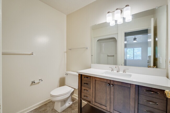 Building Photo - 1116 Blue Ridge Dr